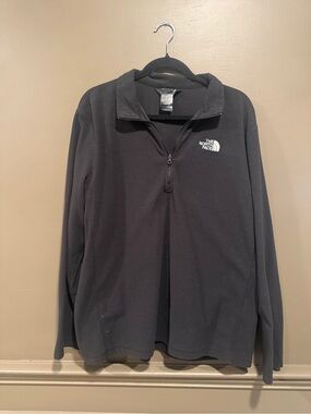 The North Face Men’s Black Half-Zip Fleece Pullover